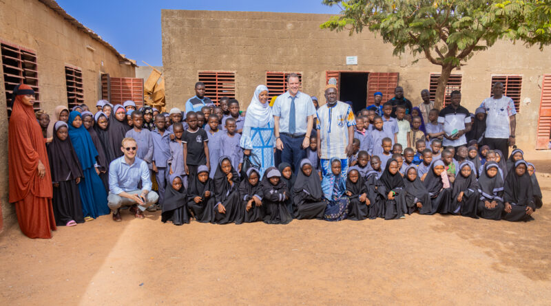 #𝐏𝐫𝐨𝐣𝐞𝐭𝐃𝐣𝐚𝐦𝐚𝐁𝐞́𝐨𝐠_𝐍𝐞́𝐫𝐞́ : 𝐋’𝐚𝐦𝐛𝐚𝐬𝐬𝐚𝐝𝐞𝐮𝐫 𝐝𝐞𝐬 𝐏𝐚𝐲𝐬-𝐁𝐚𝐬 𝐯𝐢𝐬𝐢𝐭𝐞 𝐥𝐞𝐬 𝐬𝐭𝐫𝐮𝐜𝐭𝐮𝐫𝐞𝐬 𝐝’𝐞́𝐝𝐮𝐜𝐚𝐭𝐢𝐨𝐧 𝐦𝐮𝐬𝐮𝐥𝐦𝐚𝐧𝐞.